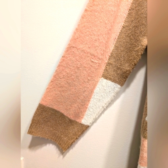 Tan Pink and White Soft Colorblock Sweater Size Medium - Picture 3 of 4